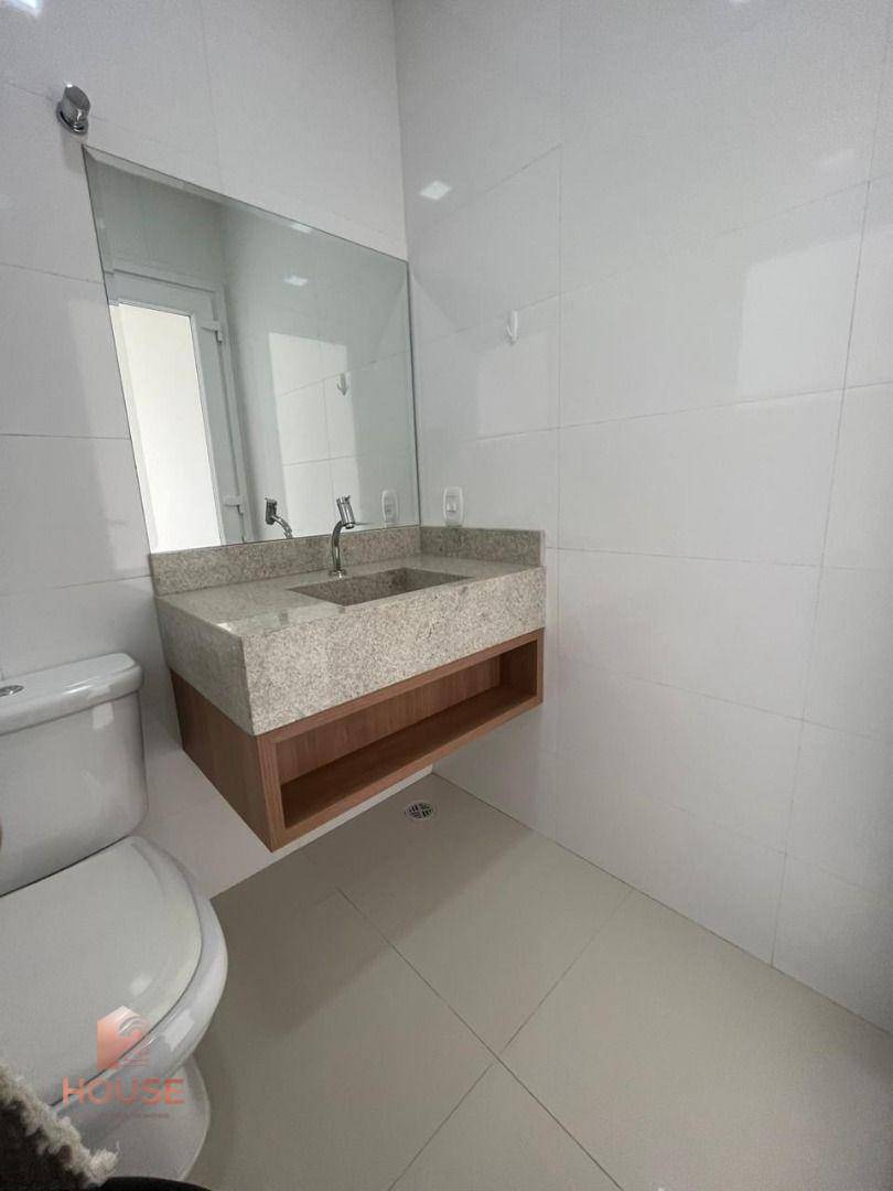 Casa de Condomínio para alugar com 3 quartos, 240m² - Foto 8