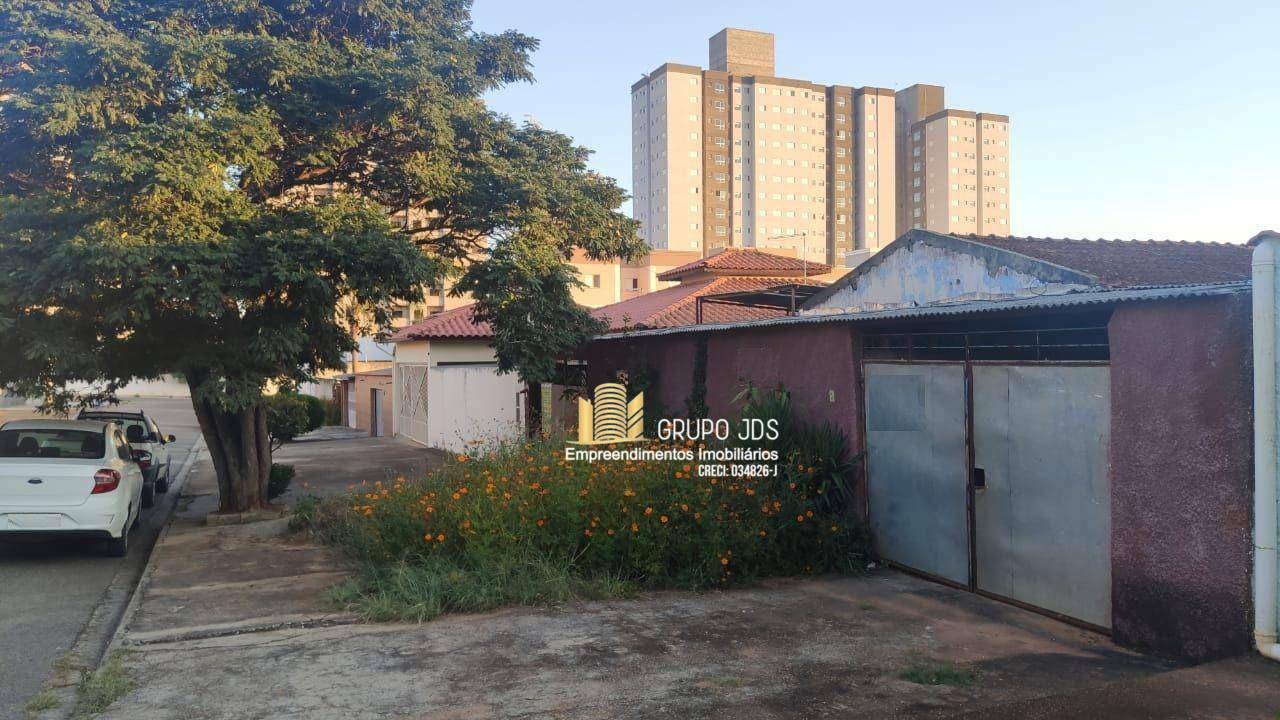 Casa à venda com 2 quartos, 300m² - Foto 1