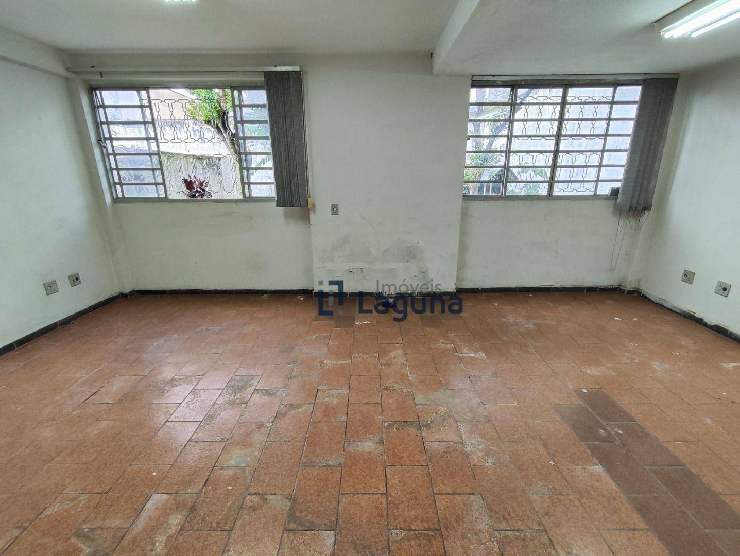 Casa para alugar com 3 quartos, 285m² - Foto 75