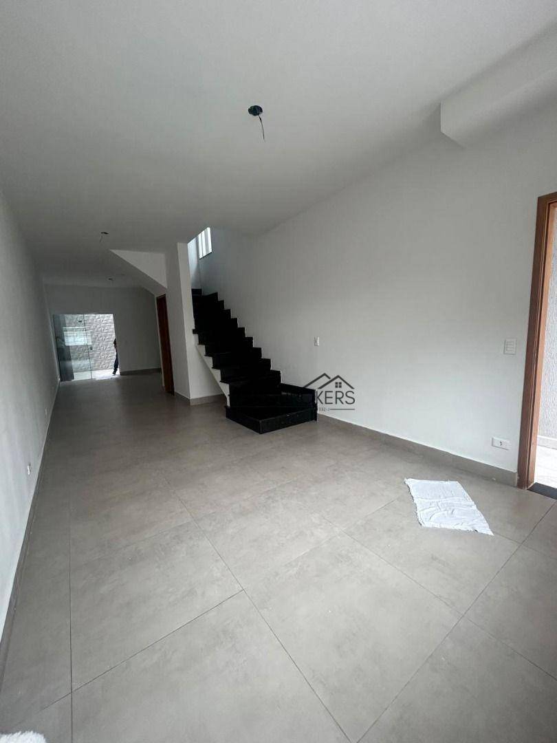 Sobrado à venda com 2 quartos, 127m² - Foto 1