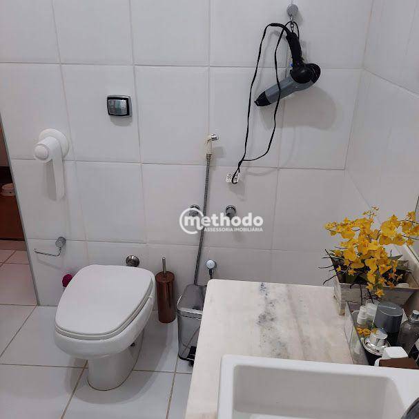 Casa à venda com 3 quartos, 213m² - Foto 12