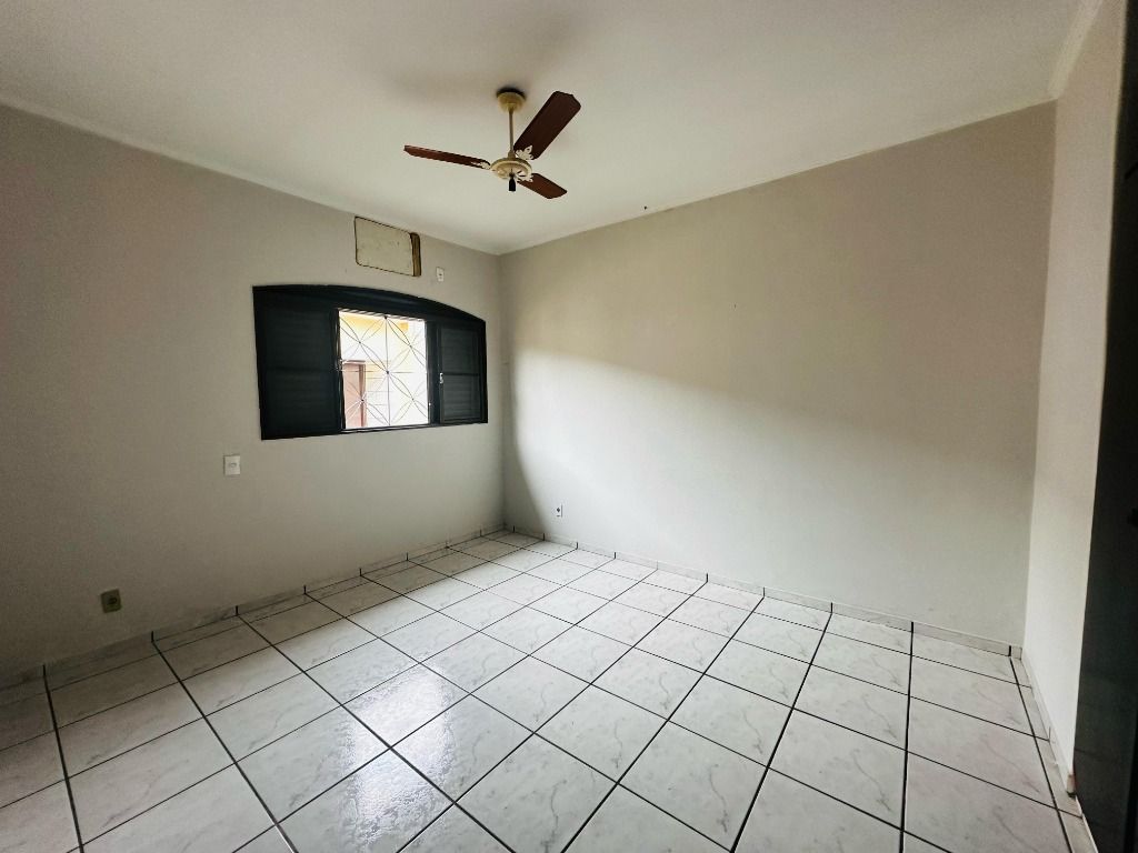 Casa à venda com 3 quartos, 252m² - Foto 23