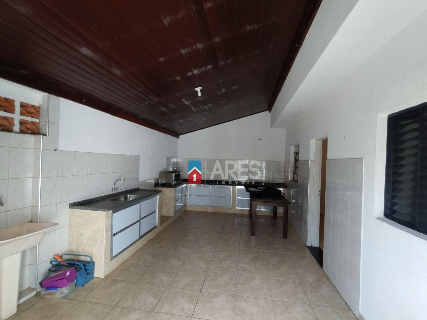 Casa à venda com 4 quartos, 300m² - Foto 15