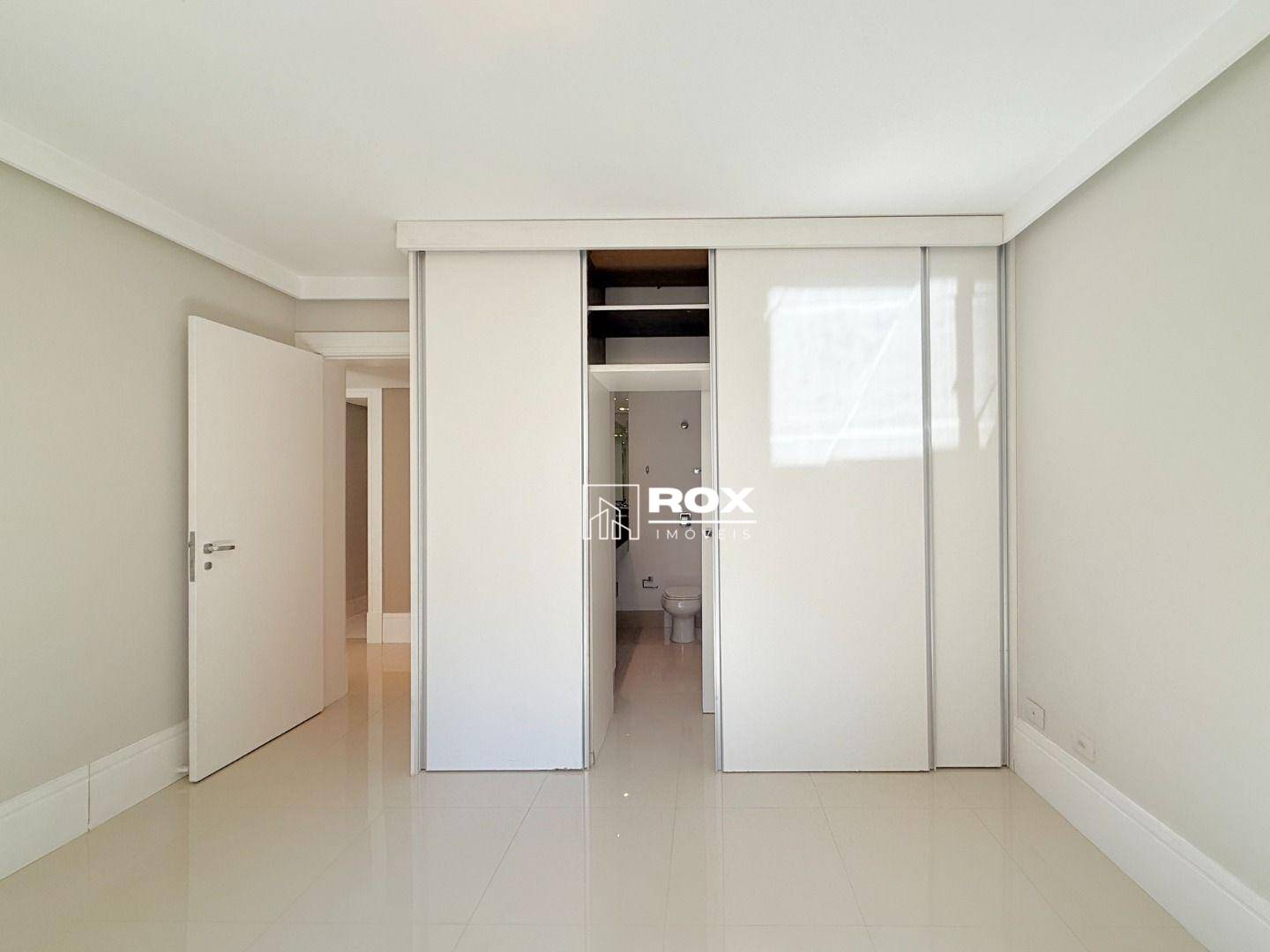 Apartamento para alugar com 3 quartos, 217m² - Foto 36