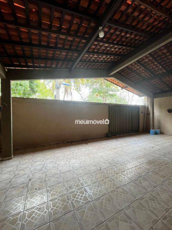 Casa à venda com 5 quartos, 230m² - Foto 14