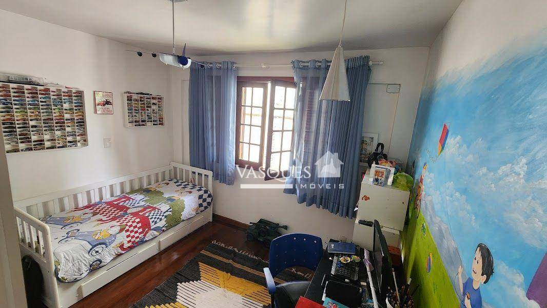 Casa à venda com 4 quartos, 230m² - Foto 24