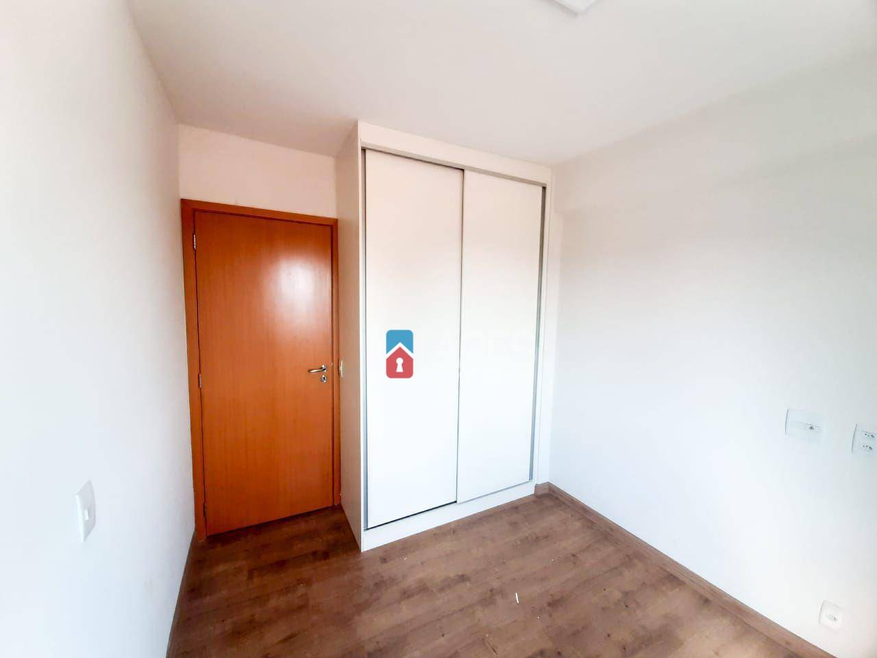 Apartamento para alugar com 3 quartos, 76m² - Foto 10