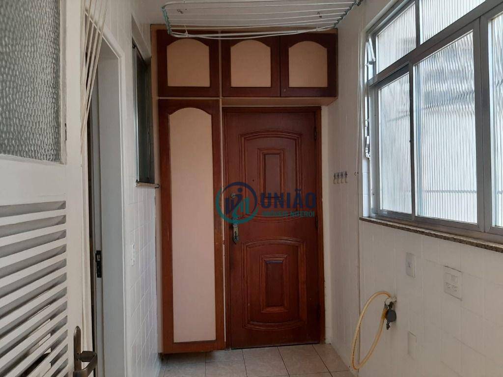 Apartamento à venda com 2 quartos, 75m² - Foto 17