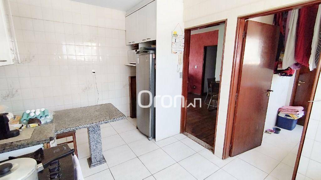 Apartamento à venda com 3 quartos, 122m² - Foto 4