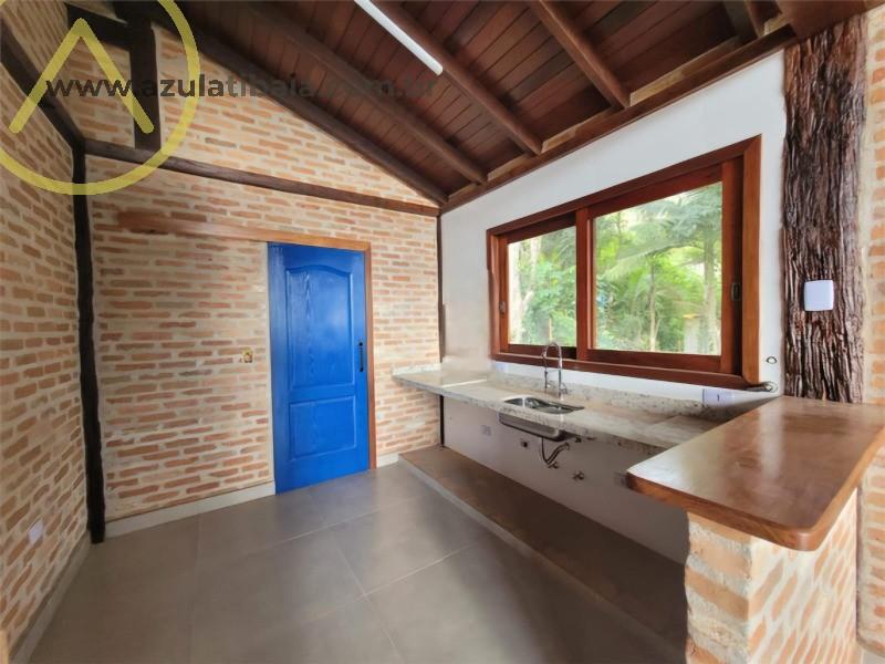 Casa à venda com 3 quartos, 250m² - Foto 8