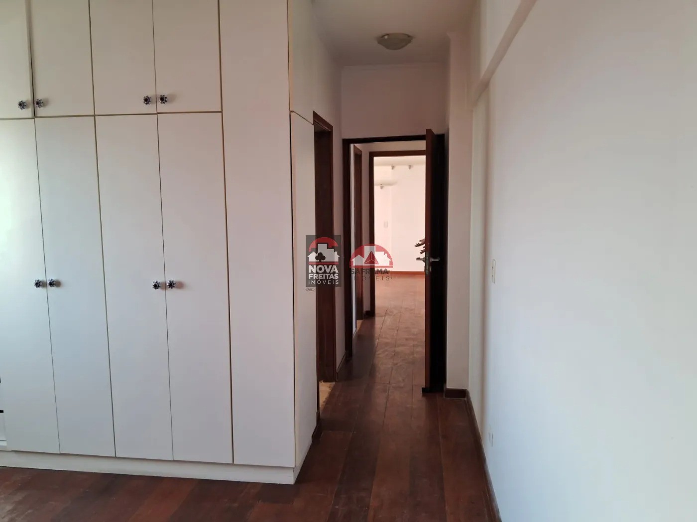 Apartamento para alugar com 2 quartos, 200m² - Foto 11