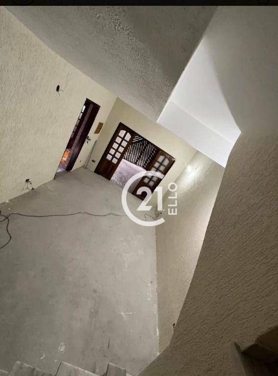 Sobrado à venda com 2 quartos, 200m² - Foto 4