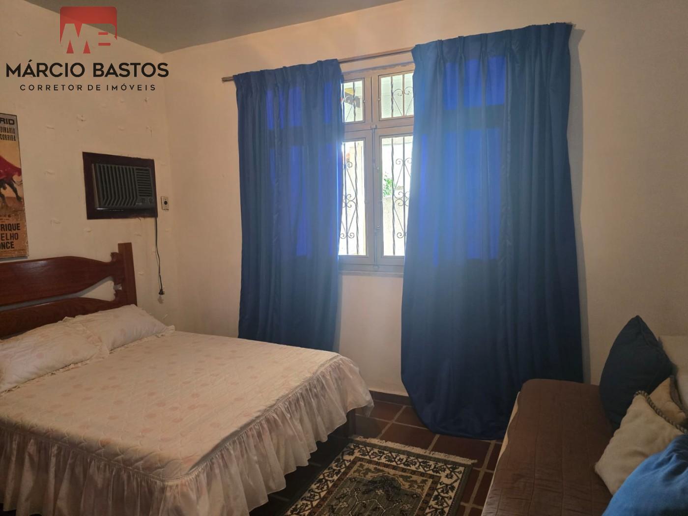 Casa à venda com 3 quartos, 900m² - Foto 2
