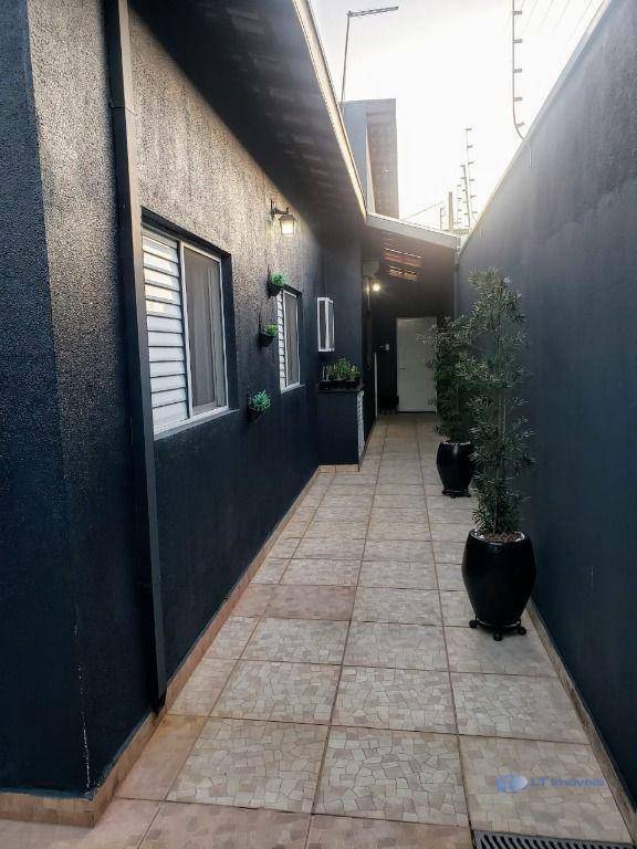 Casa à venda com 2 quartos, 135m² - Foto 2