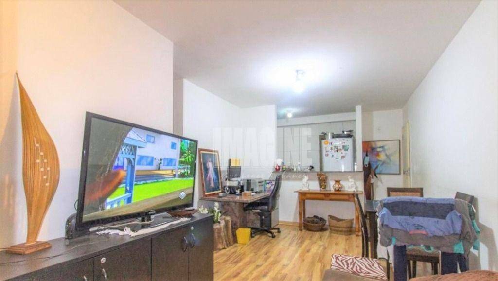 Apartamento à venda com 3 quartos, 72m² - Foto 2