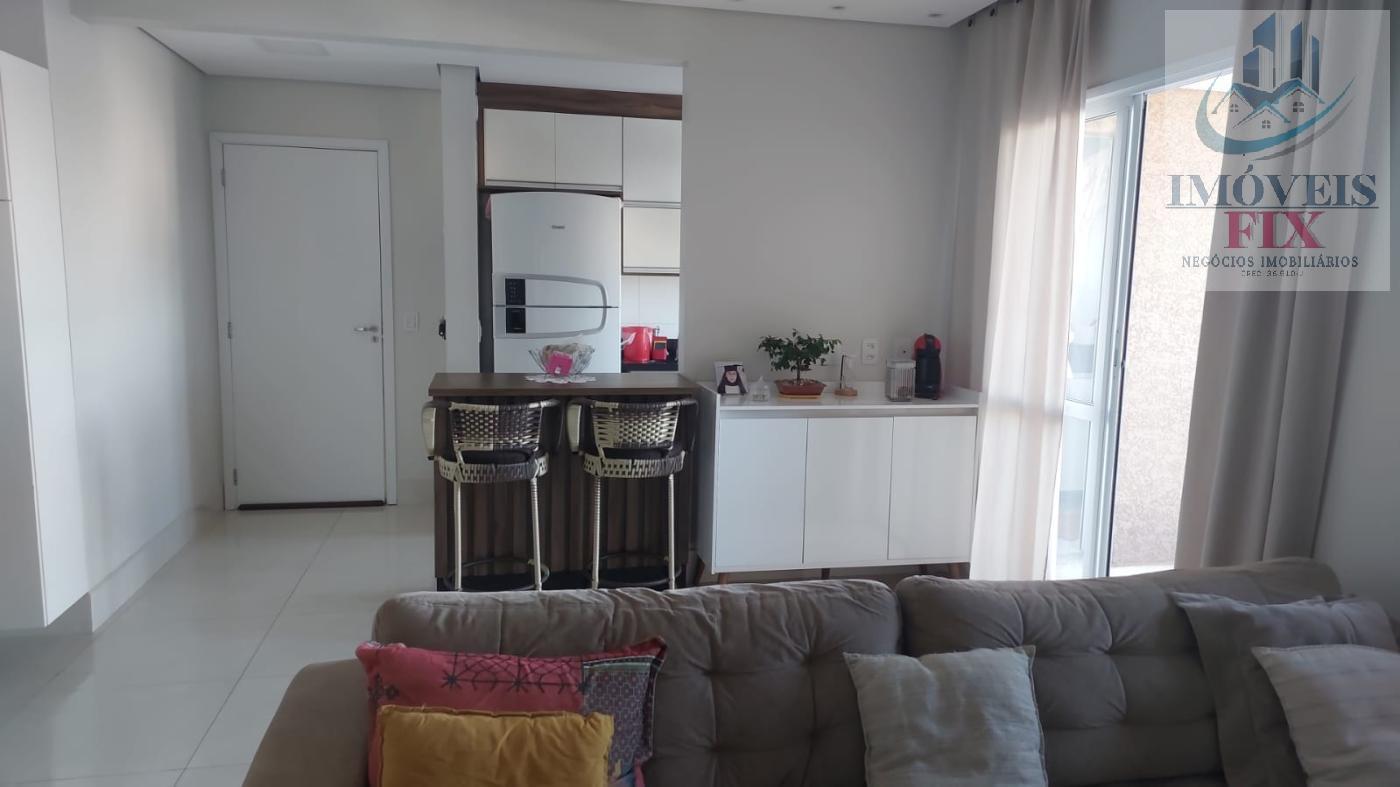 Apartamento à venda com 2 quartos, 74m² - Foto 2