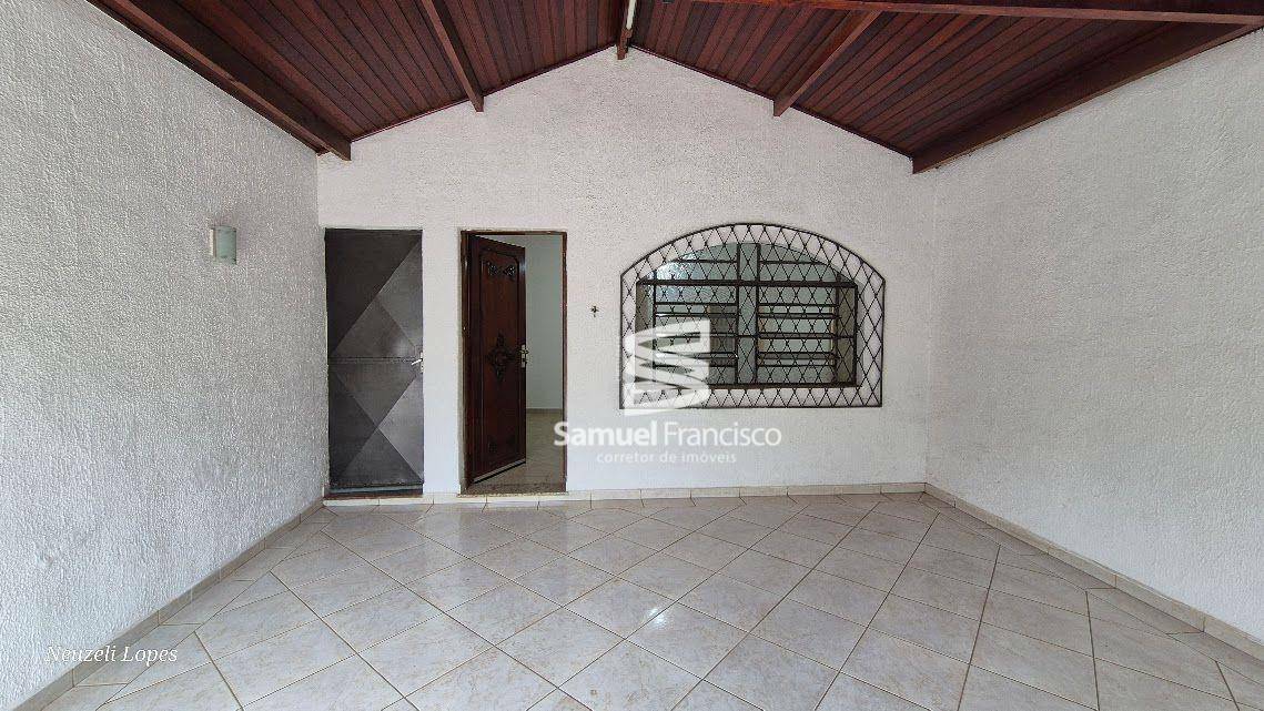 Casa à venda com 2 quartos, 100m² - Foto 1