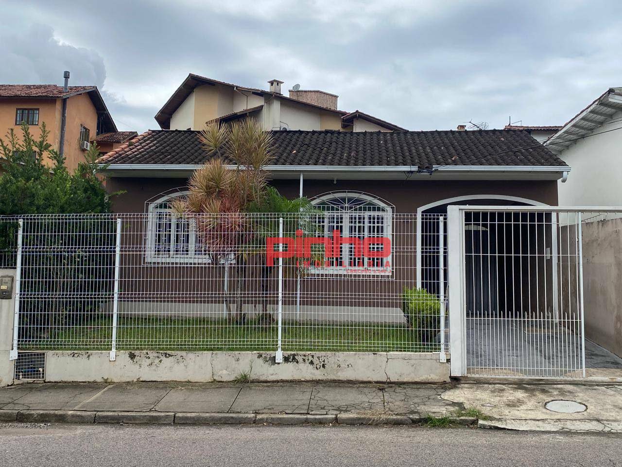 Casa à venda e aluguel com 3 quartos, 140m² - Foto 1