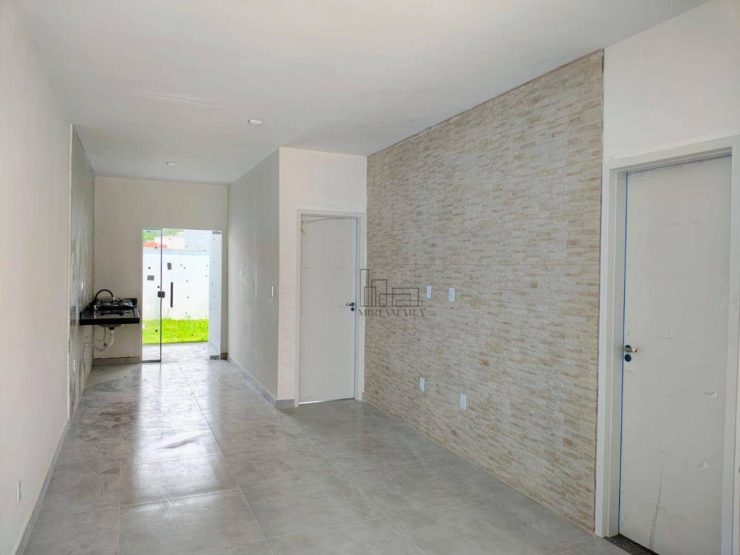 Casa à venda com 2 quartos, 67m² - Foto 1