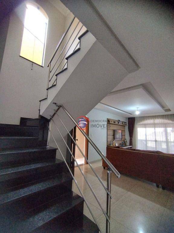 Sobrado à venda com 3 quartos, 268m² - Foto 23