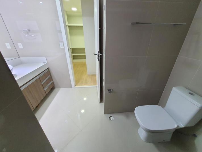 Casa à venda com 4 quartos, 233m² - Foto 18