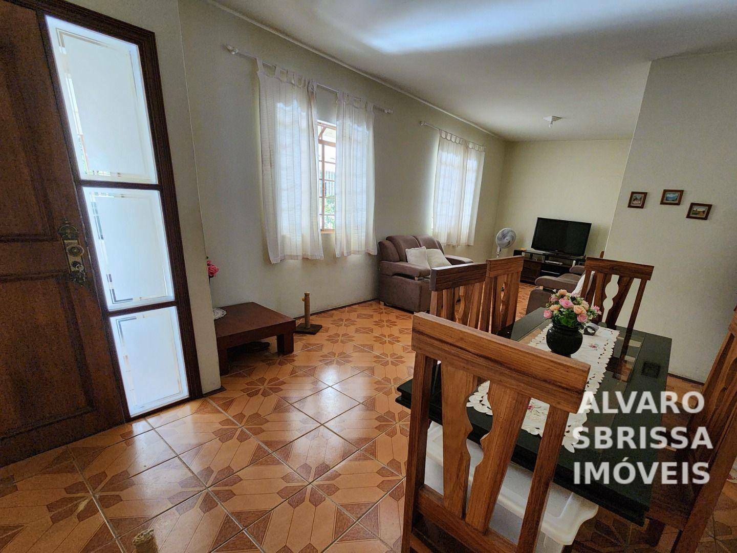 Casa à venda com 3 quartos, 94m² - Foto 1