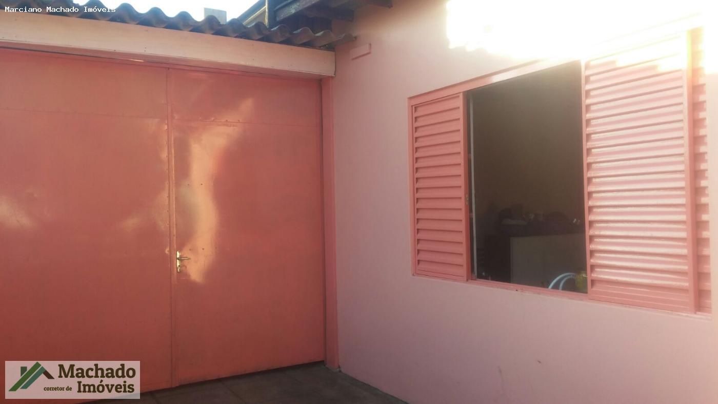 Casa à venda com 5 quartos, 200m² - Foto 17