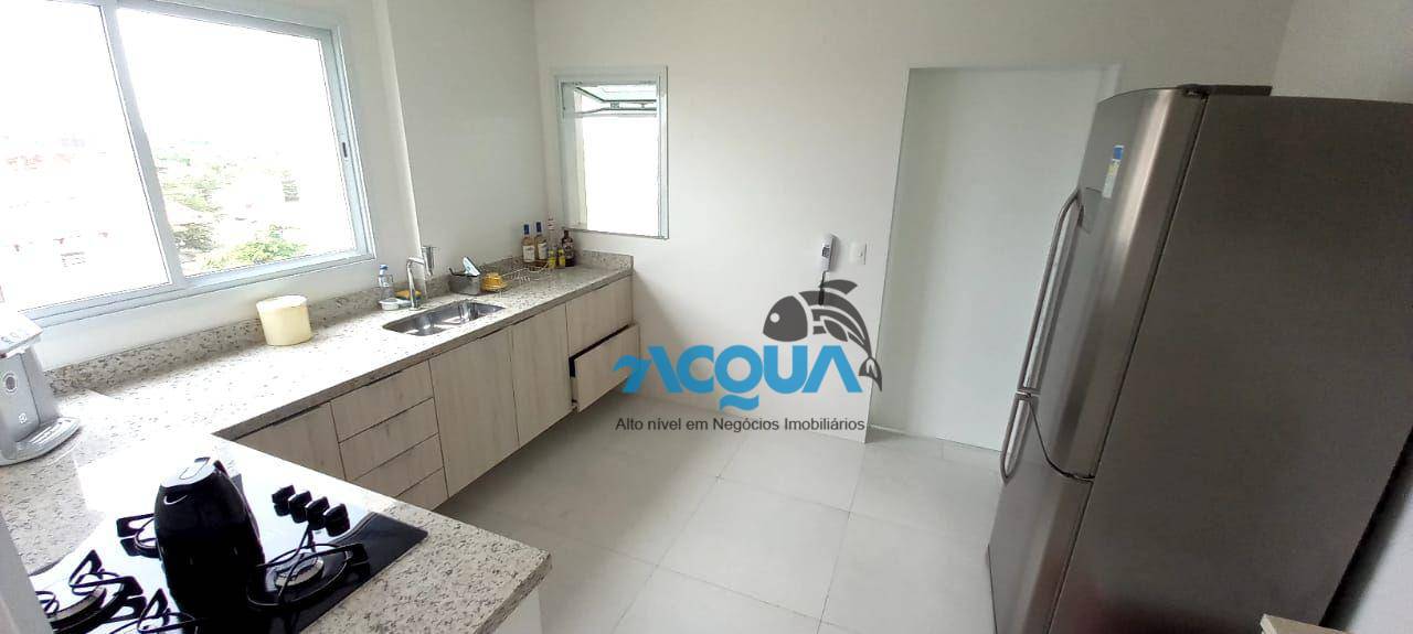 Apartamento à venda com 3 quartos, 145m² - Foto 3