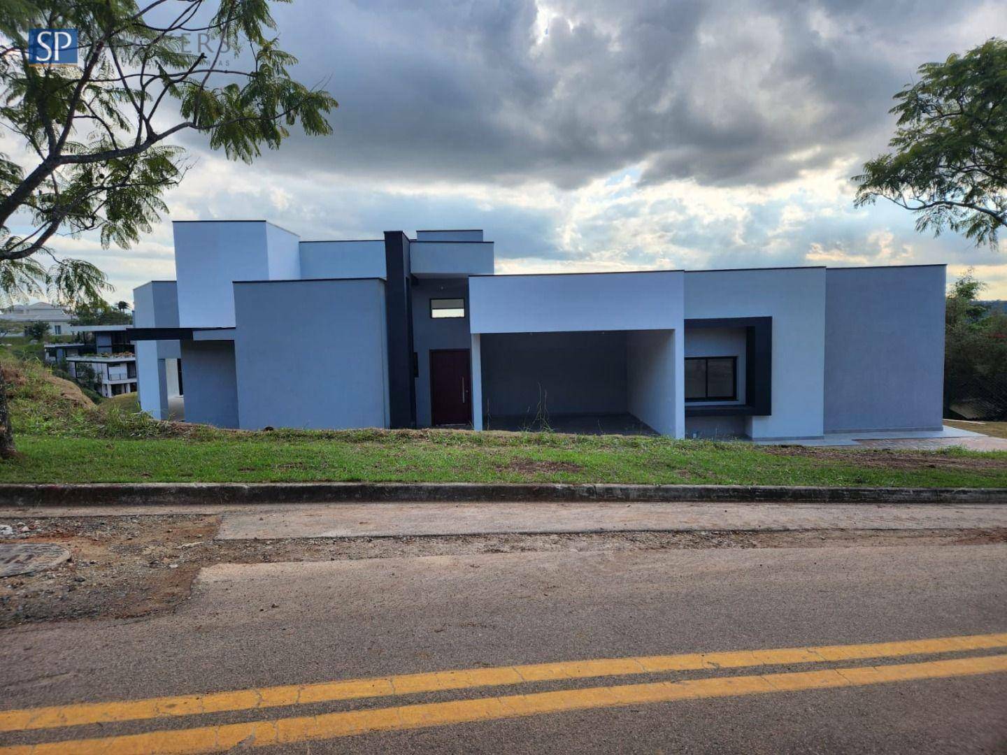 Casa de Condomínio à venda com 3 quartos, 261m² - Foto 1