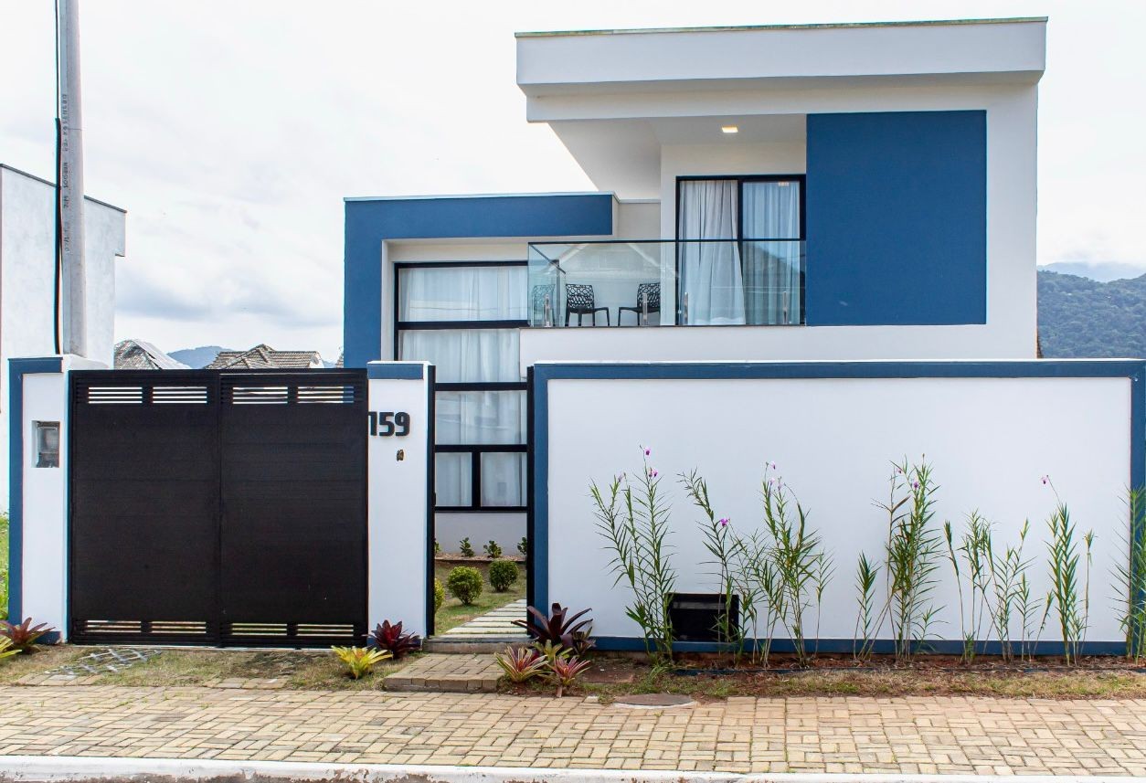 Casa de Condomínio à venda com 4 quartos, 180m² - Foto 2