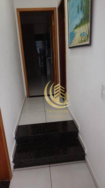 Sobrado à venda com 3 quartos, 215m² - Foto 2