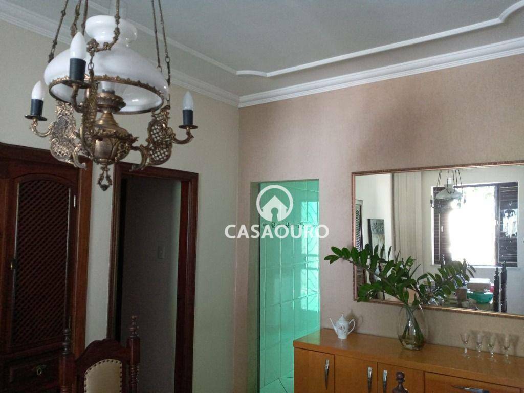 Casa à venda com 4 quartos, 197m² - Foto 5