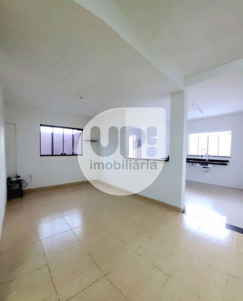 Casa à venda com 2 quartos, 150m² - Foto 4