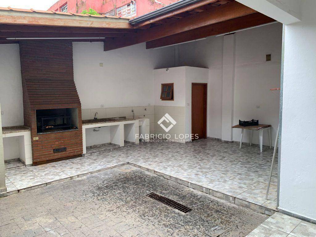 Casa para alugar com 3 quartos, 168m² - Foto 13