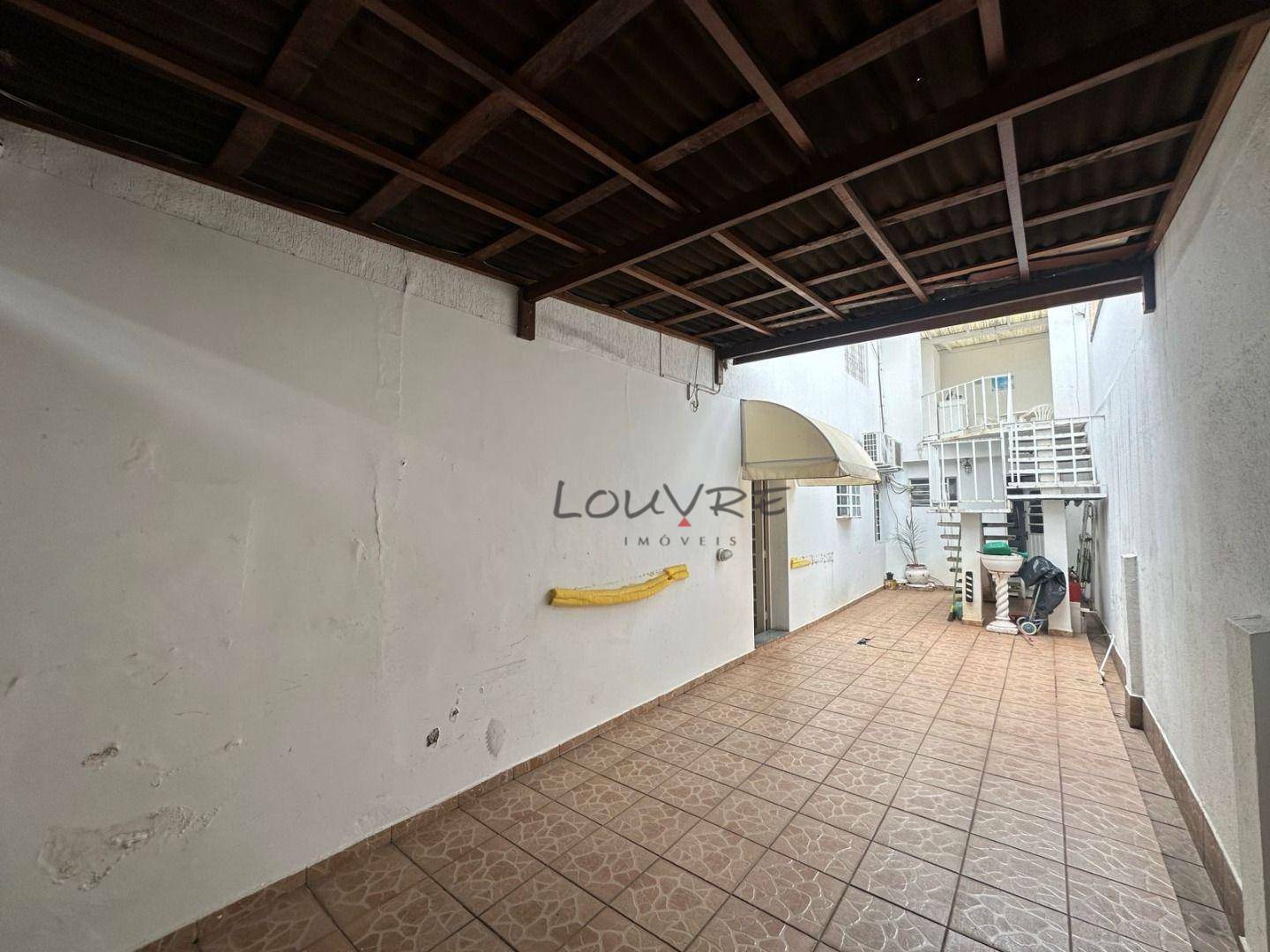 Casa à venda com 2 quartos, 120m² - Foto 2