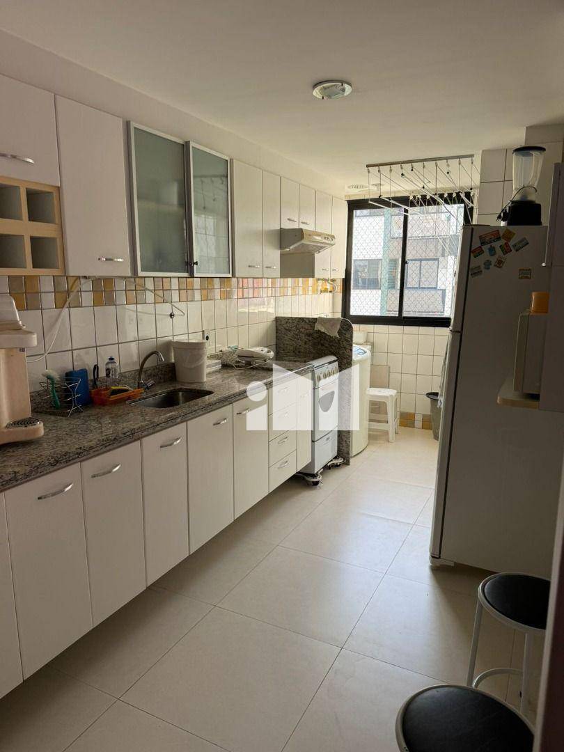 Apartamento para alugar com 3 quartos, 100m² - Foto 2
