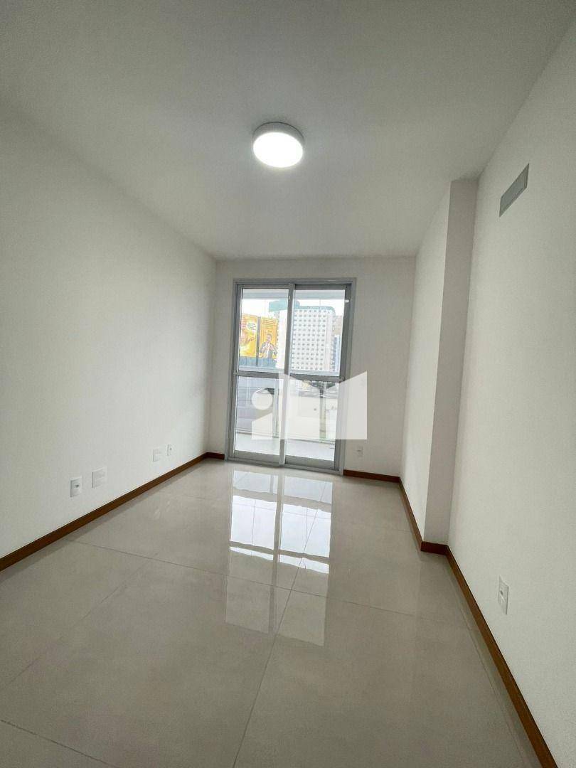 Apartamento para alugar com 3 quartos, 100m² - Foto 5