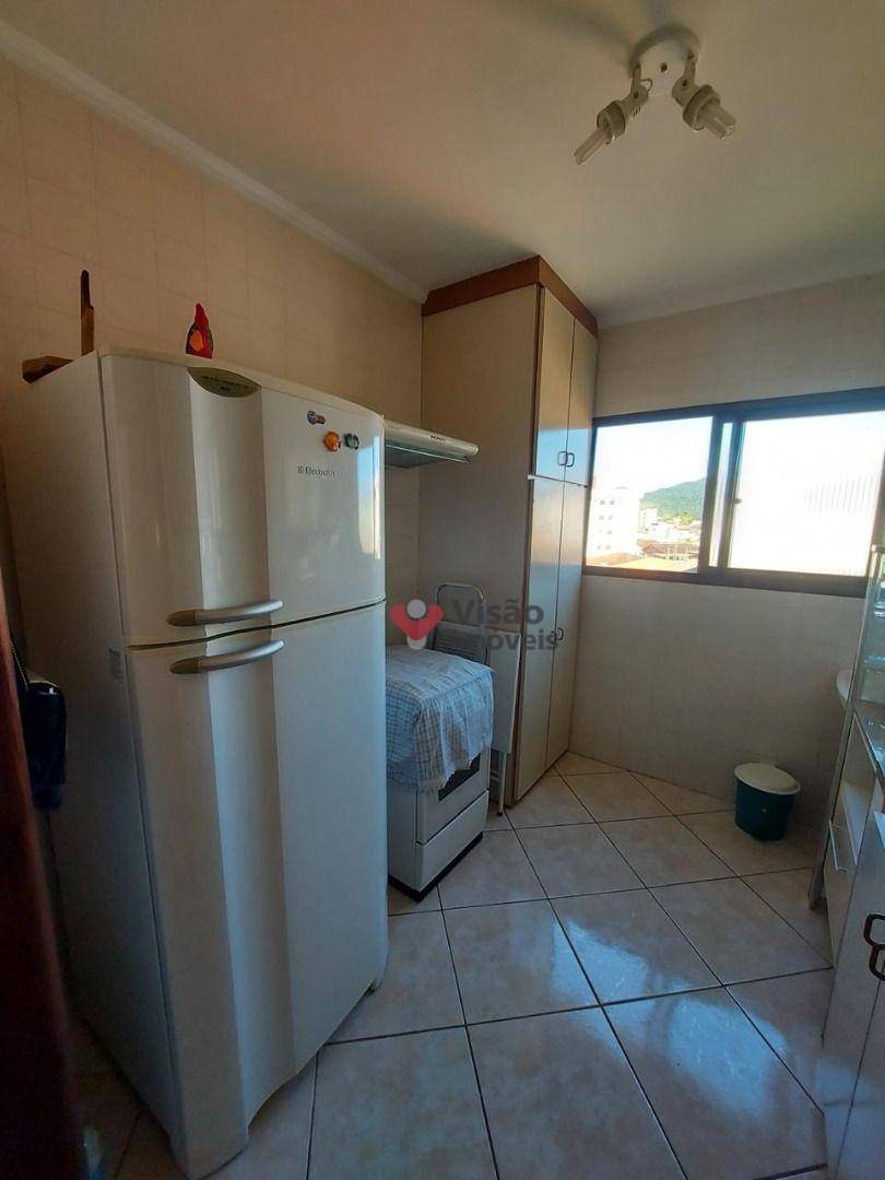 Apartamento à venda com 3 quartos, 185m² - Foto 11