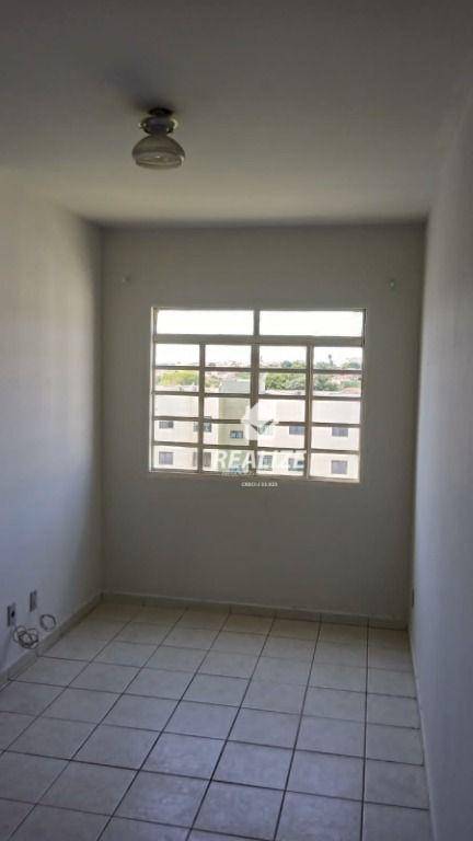 Apartamento à venda com 2 quartos, 44m² - Foto 2