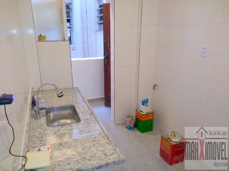 Apartamento à venda com 2 quartos, 65m² - Foto 2