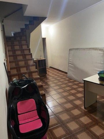 Casa à venda com 2 quartos, 150m² - Foto 2