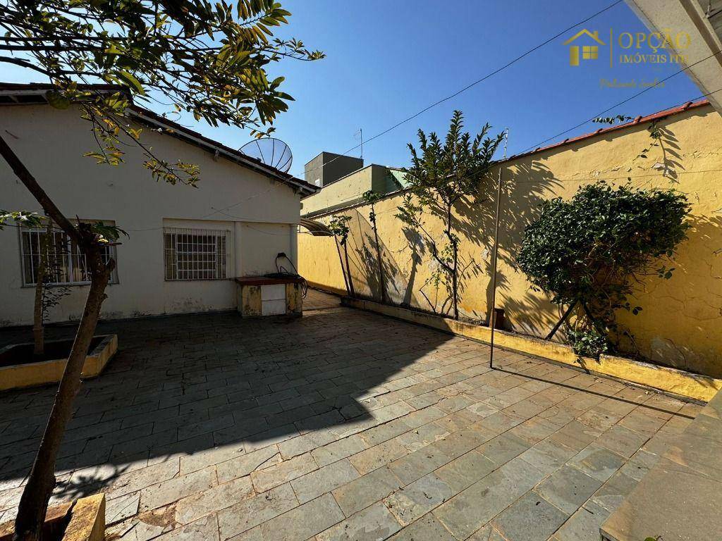 Casa à venda com 3 quartos, 220m² - Foto 16