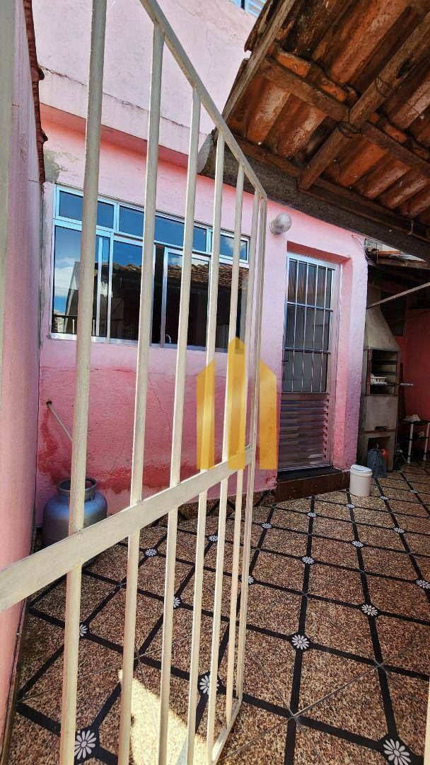 Sobrado à venda e aluguel com 3 quartos, 180m² - Foto 28