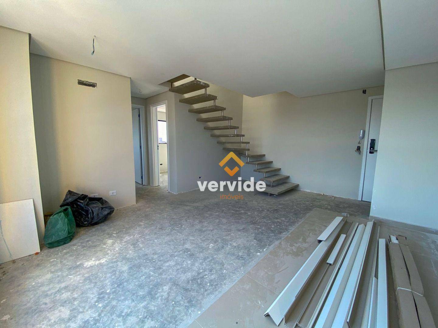 Cobertura à venda com 2 quartos, 62m² - Foto 3