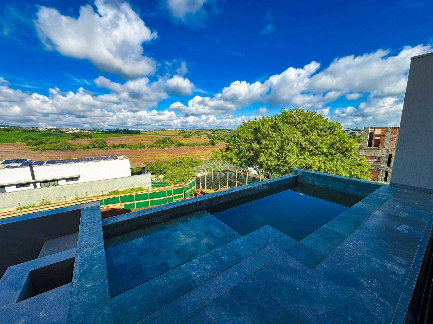Casa à venda com 4 quartos, 347m² - Foto 16