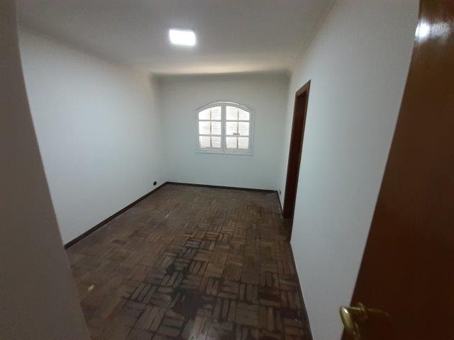 Casa à venda com 4 quartos, 350m² - Foto 18