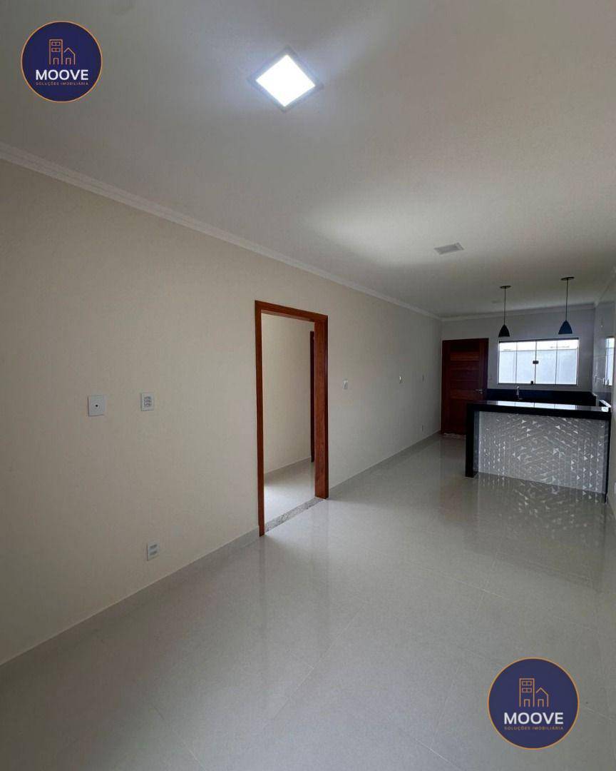 Casa à venda com 2 quartos, 70m² - Foto 3