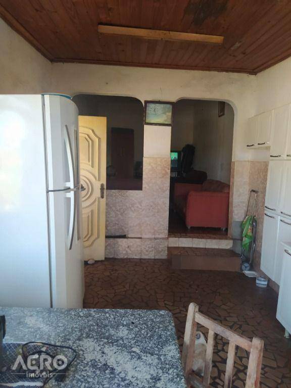 Casa à venda com 2 quartos, 90m² - Foto 14