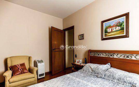 Apartamento à venda com 4 quartos, 140m² - Foto 18