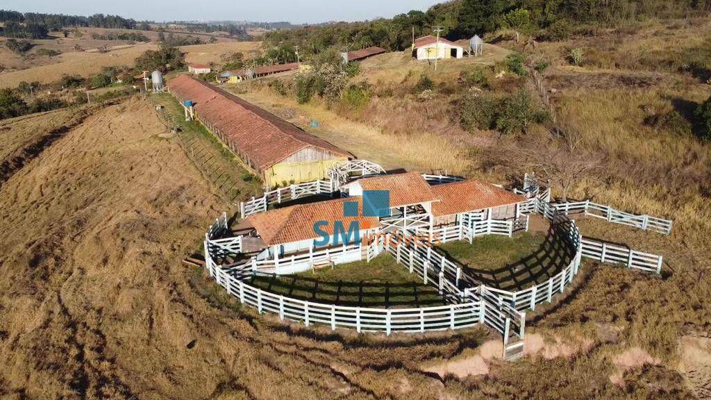 Fazenda à venda com 3 quartos, 1848880M2 - Foto 1